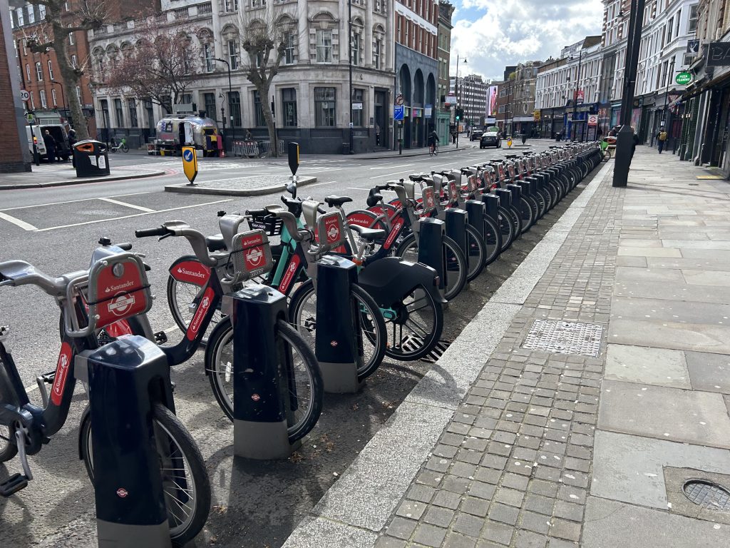 Santander cheap docking station